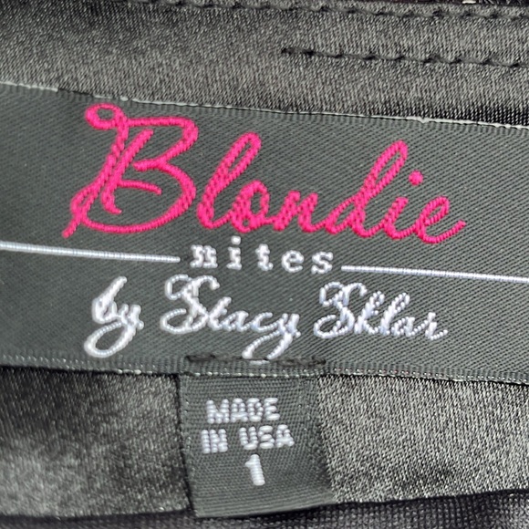 Blondie Nites satiny & sexy mermaid gown 1 - Picture 12 of 15